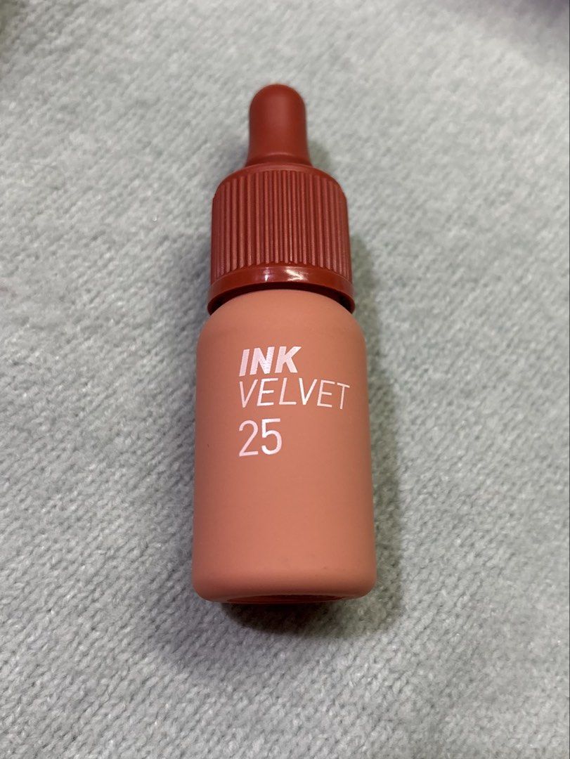 Peripera Ink Velvet Lip Tint (Category: Makeup) located in Navotas City. Submitted by peetamellark16 (Listing ID 1448843956, Image 1). Description: Shade: 25 Cinnamon Nude Purchased: Sep 2024 Expiry: Mar 26, 2027.