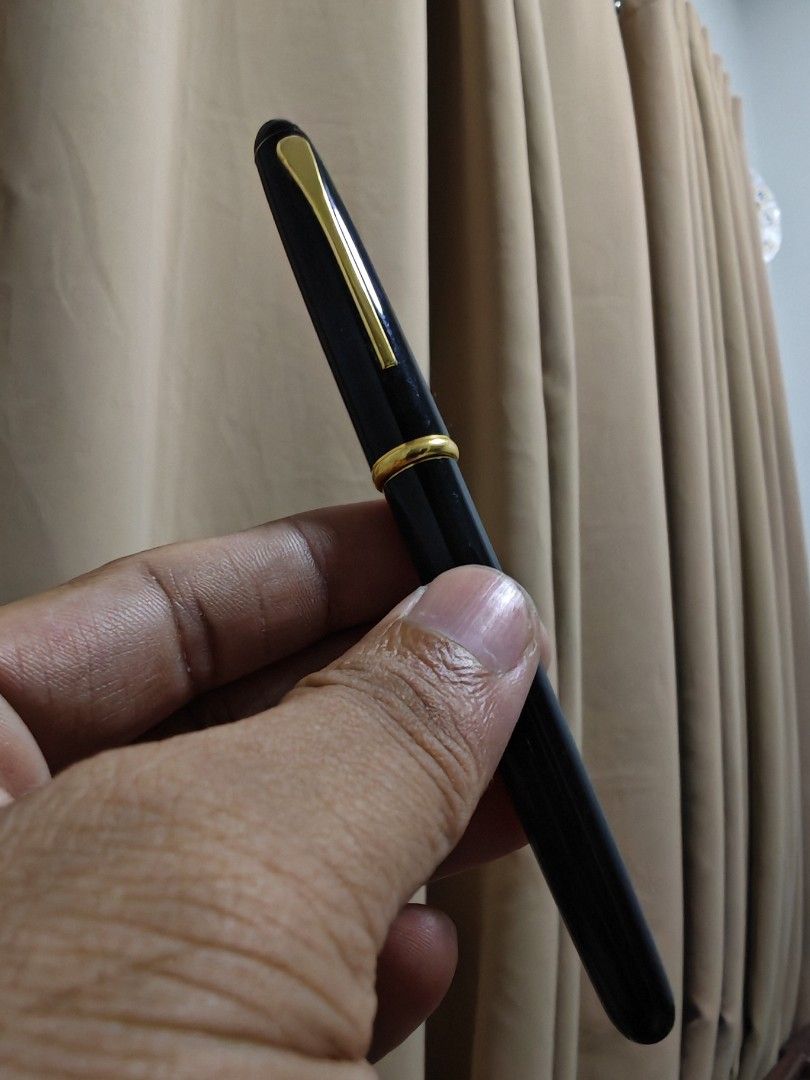 Pilot Laureate Ballpoint Pen Black Gold Trim (Category: Stationery & School Supplies) located in Valenzuela. Submitted by mendozagz (Listing ID 1448826747, Image 2). Description: Pilot Laureate Ballpoint Pen Black Gold Trim - Features a gold ring detail - Made in Japan - Smooth writing experience - Great for everyday use or as a gift - A timeless writing instrument.