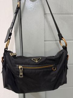(Category: ) located in . Submitted by chiccarryalls (Listing ID 1448823557, Image 1). Description: .