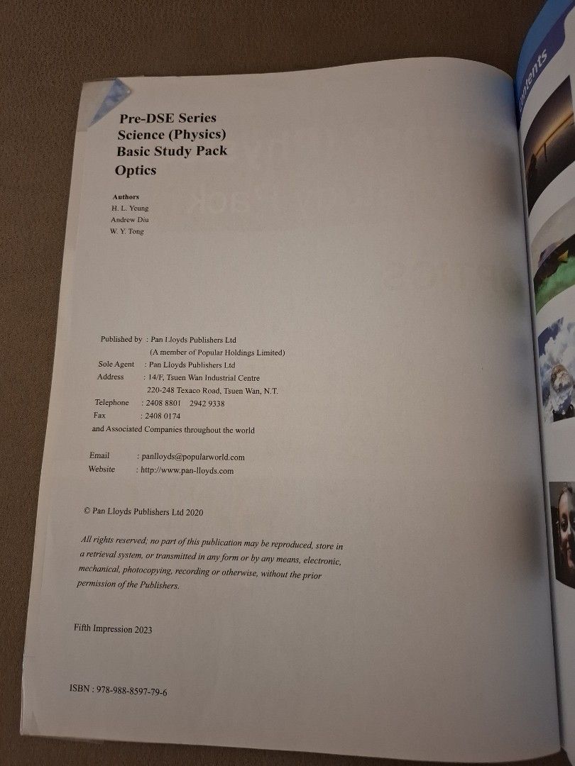 Pre-DSE Series Basic Study Pack Optics （分類：教科書）位於 Hong Kong。 由 catamen 提交（商品編號 1448727125，圖片 3）。簡介： 有包書，新淨，只是Unit 1 有筆記如圖(第3-31頁），其餘頁數無任何書寫或highlight 。