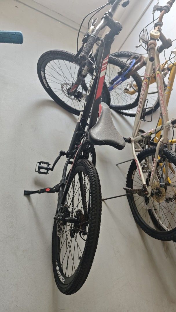 Pro Java Mountain Bike (Category: Bicycles) located in Singapore. Submitted by mau579 (Listing ID 1448795791, Image 3). Description: - Pro Java Mountain Bike - Black frame with red & white accents - Front & rear disc brakes - Tires with good tread - Ready for your next adventure!.