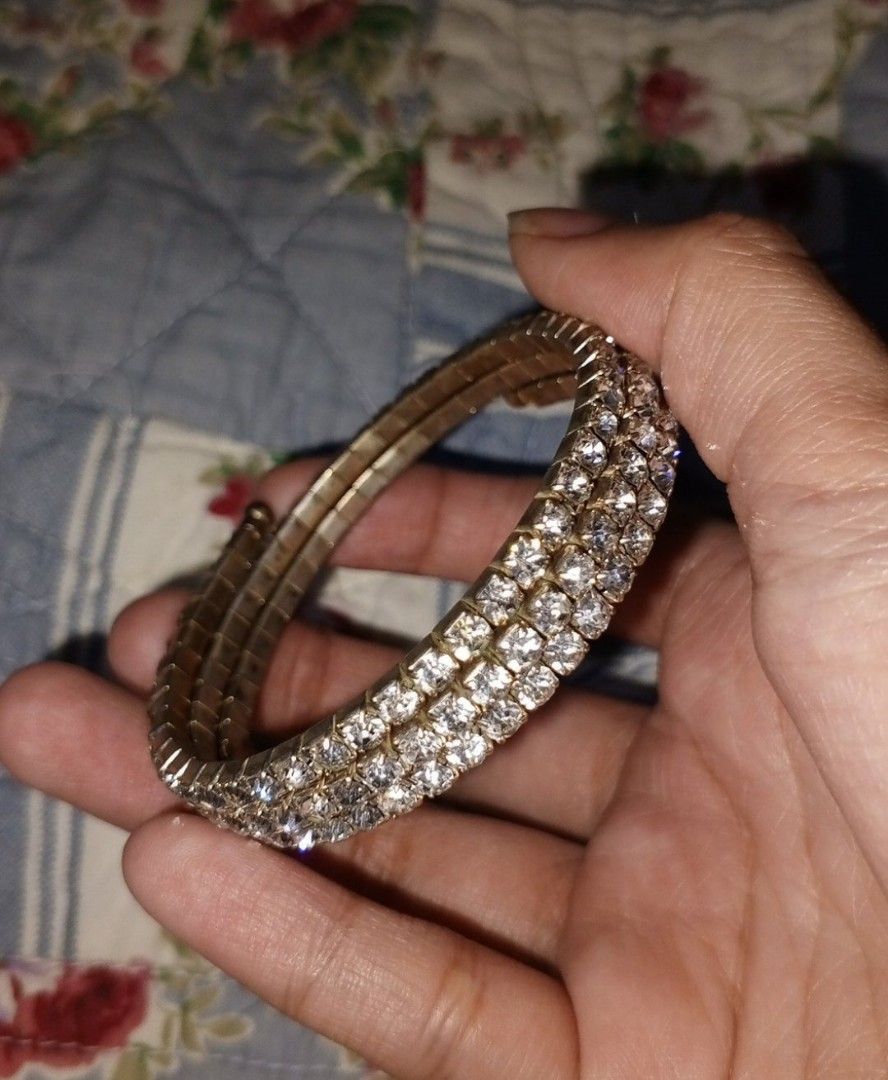 Rhinestones Bangle Brace (Category: Bracelets) located in Manila. Submitted by daintypeach (Listing ID 1448778156, Image 1). Description: may 1 missing gem to pero di halata sha.