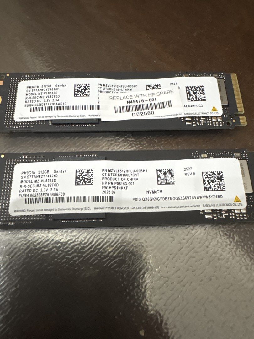 Samsung PM9C1b 512GB NVMe SSD