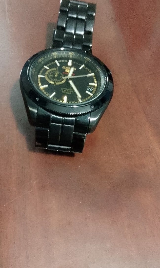 Seiko 5 limited edition (Category: Luxury Watches) located in Dasmarinas. Submitted by tintingon (Listing ID 1448805457, Image 3). Description: lightly used, prestine condition. original seiko 5 automatic can be for unisex it depends upon your preference no more box just the watch slightly nego.