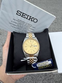 (Category: ) located in . Submitted by arrowvintagewatches (Listing ID 1448763457, Image 1). Description: .