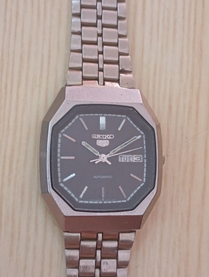 Seiko automatic 6309 (Category: Men's Watches) located in Las Pinas. Submitted by quick_deals_great_finds2 (Listing ID 1448712172, Image 1). Description: Original vintage 70s Automatic seiko 6309 Medium size unisex Adjustable wrist size.
