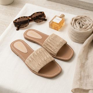 (Category: ) located in . Submitted by shopora_official (Listing ID 1448754494, Image 1). Description: .