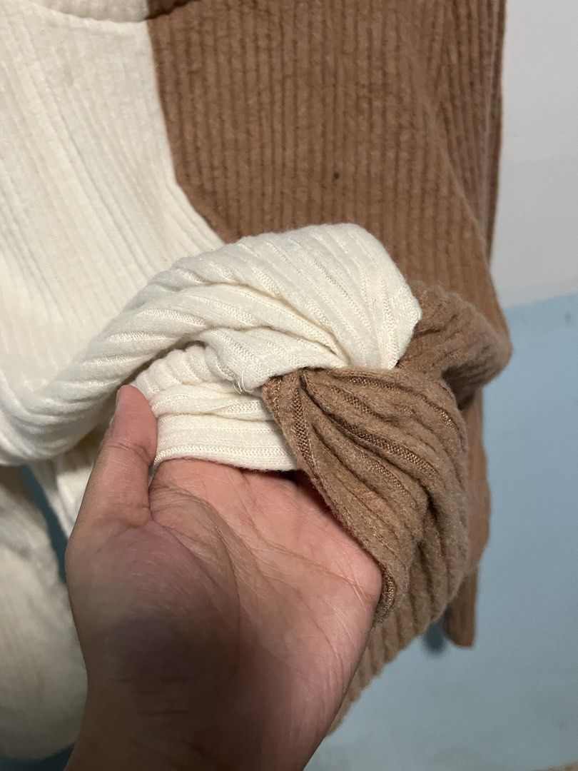 [SHEIN Curve] White and Brown Soft Sweater (Category: Longsleeves) located in Paranaque City. Submitted by calicoe (Listing ID 1448881575, Image 3). Description: 𓂃⋆.⟢ ♱ ⟢ .⋆𓂃 ♯┆ fs : white and brown soft longsleeves from shein (curve) ˶ᵔ ᵕ ᵔ˶ ! 📓 no ww, preloved | dm for dimensions condition : 10/10 flaws : none — loc : moonwalk, parañaque city — mop : gcash only — mod : lalamove / jnt / lbc ⛓️‍💥⟢ shipping dates are every tues & fri-sun, but 