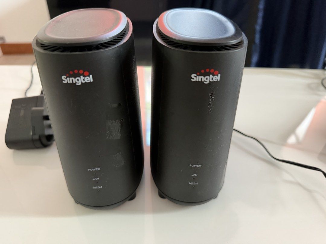 Singtel WiFi Mesh System Router and Extenders505382800847032322