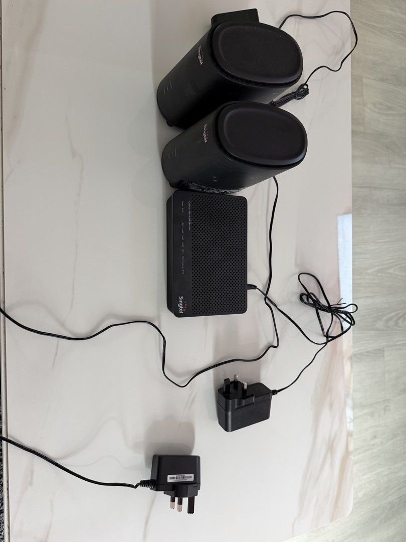 Singtel WiFi Mesh System Router and Extenders