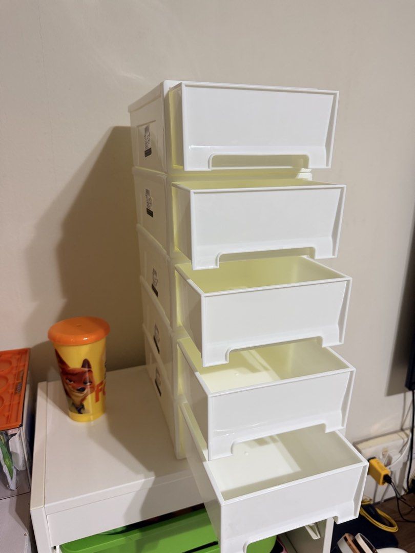 Storage boxes, stackable storage boxes (Category: Storage Boxes & Baskets) located in Singapore. Submitted by lovebeads (Listing ID 1448820285, Image 2). Description: size：27×19×9.5cm each.