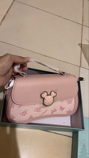 (Kategori: ) berada di . Dikirim oleh wiwiumiatu13720 (ID iklan 1448746412, Gambar 1). Deskripsi: .