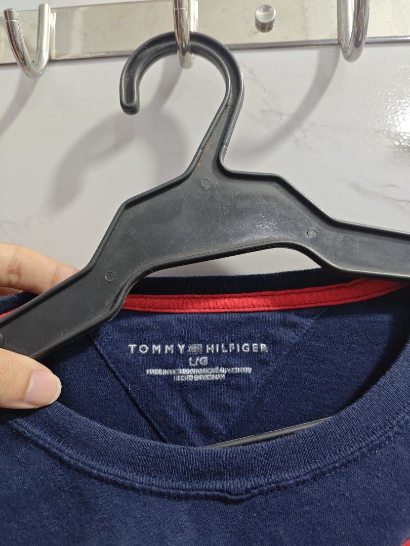Tommy Hilfiger Tri Tone Classic Men Tshirt (Category: Tshirts & Polo Shirts ) located in Baguio. Submitted by jayjay_apparel01 (Listing ID 1448760262, Image 2). Description: Tommy Hilfiger Tri Tone Classic Men Tshirt Color Rate 9.5/10 Flaw Need Wash Complete Tags Embroidered Logo Cotton Tela Machine Washed Size XL Dimes 22 Width 27 Length Price P359.