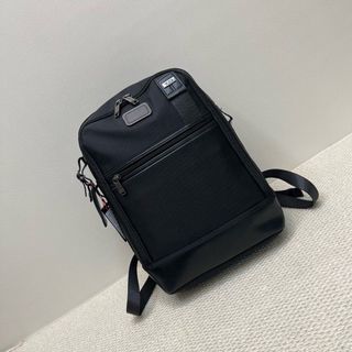 （分類：）位於 。 由 bellezza. 提交（商品編號 1448818663，圖片 1）。簡介： 。