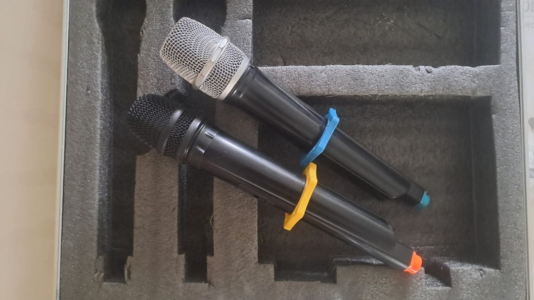 UHF Professional Wireless Microphone System with Case505747410676633602