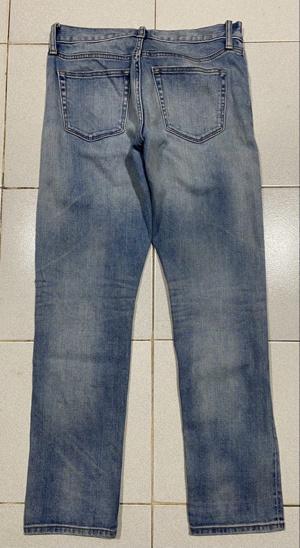 Uniqlo Selvedge Jeans (Category: Jeans) located in Mandaue City. Submitted by MJ_80 (Listing ID 1448800742, Image 3). Description: Mens Uniqlo Skinny Selvedge Jeans Stretch Size 30 See photos for measurements Color Rate & Condition: 9.7/10 Has light stain, washable Price: 680.