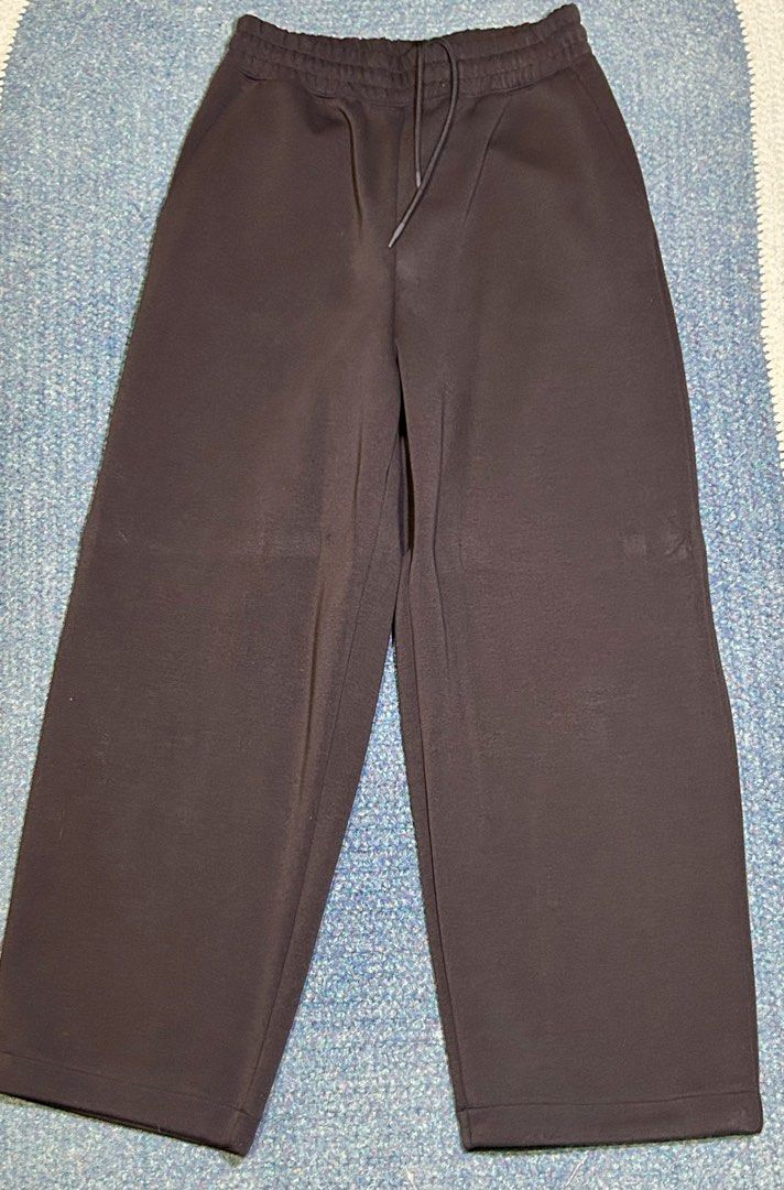 UNIQLO:C Sweat Wide Pants (Category: Trousers) located in Manila. Submitted by yozeik (Listing ID 1448780476, Image 3). Description: For Sale: UNIQLO:C Sweat Wide Pants - Dark Brown/Wine corway - Size S - Brand New, fitted only once - complete with tags (can include order receipt if requested) RFS: impulse buy. Not my style. Message for more information.