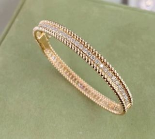 (Category: ) located in . Submitted by b.y_luxury (Listing ID 1448782609, Image 1). Description: .