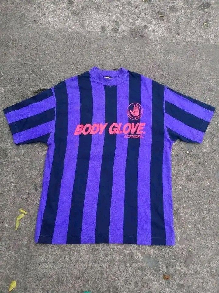 Vintage body glove shirts (Category: Tshirts & Polo Shirts ) located in Guiguinto. Submitted by selected_3rp (Listing ID 1448849792, Image 1). Description: vintage body glove shirts single stitch size small to medium no issue.