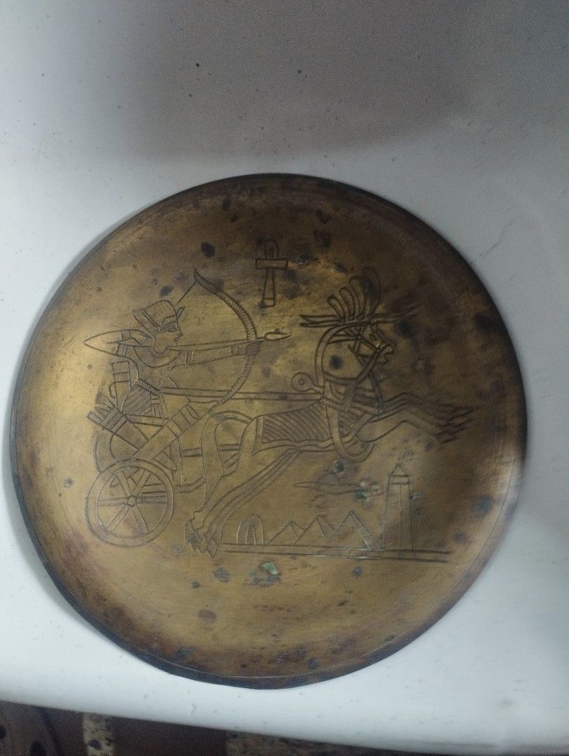 VINTAGE BRASS DISPLAY (Category: Vintage Collectibles) located in Mandaluyong City. Submitted by LEATHERFACE (Listing ID 1448726155, Image 1). Description: PRICE IS 699.