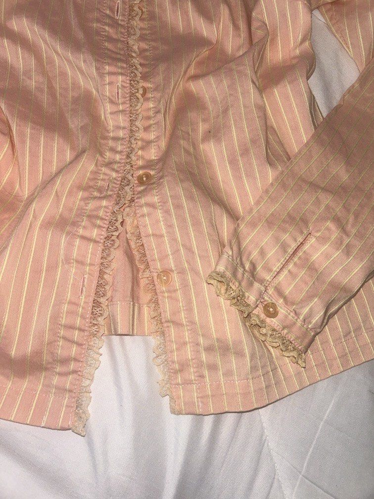 vintage pink long sleeve top (Category: Longsleeves) located in Manila. Submitted by isellstuff_fox (Listing ID 1448731463, Image 3). Description: .