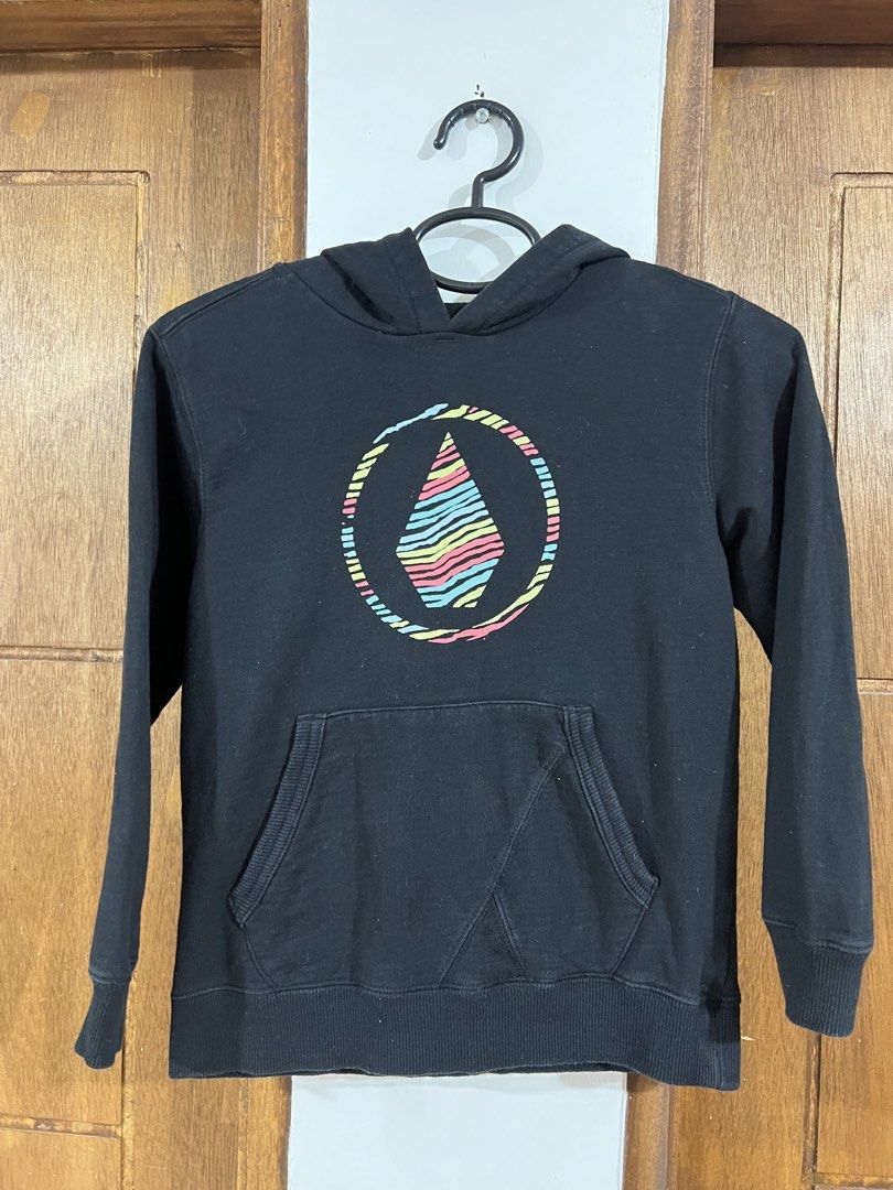 Volcom Jacket (6) (Category: Babies & Kids Fashion) located in Bacoor. Submitted by momofkas1 (Listing ID 1448821488, Image 1). Description: .