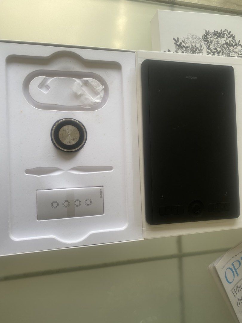 Wacom Intuos Pro Paper Edition Creative Pen Tablet