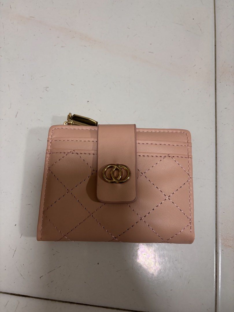 Wallets (Category: Wallets & Card Holders) located in Singapore. Submitted by odetowoozi (Listing ID 1448864324, Image 6). Description: all for $60.