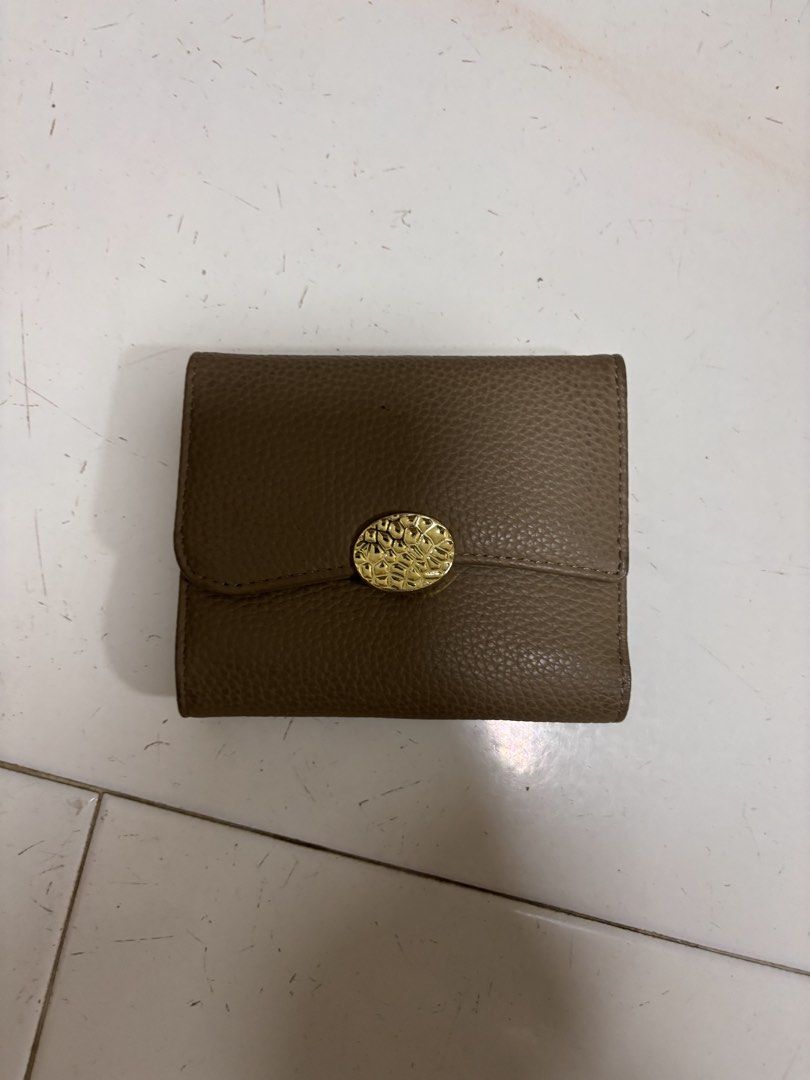 Wallets (Category: Wallets & Card Holders) located in Singapore. Submitted by odetowoozi (Listing ID 1448864324, Image 3). Description: all for $60.