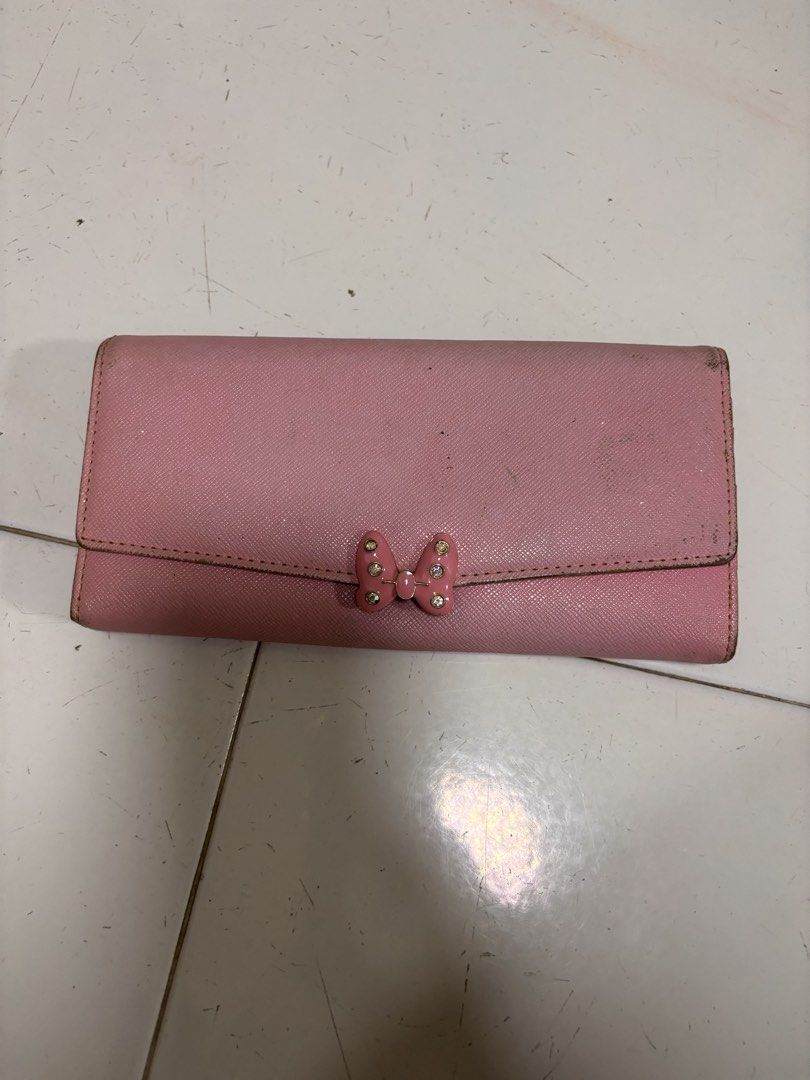 Wallets (Category: Wallets & Card Holders) located in Singapore. Submitted by odetowoozi (Listing ID 1448864324, Image 5). Description: all for $60.