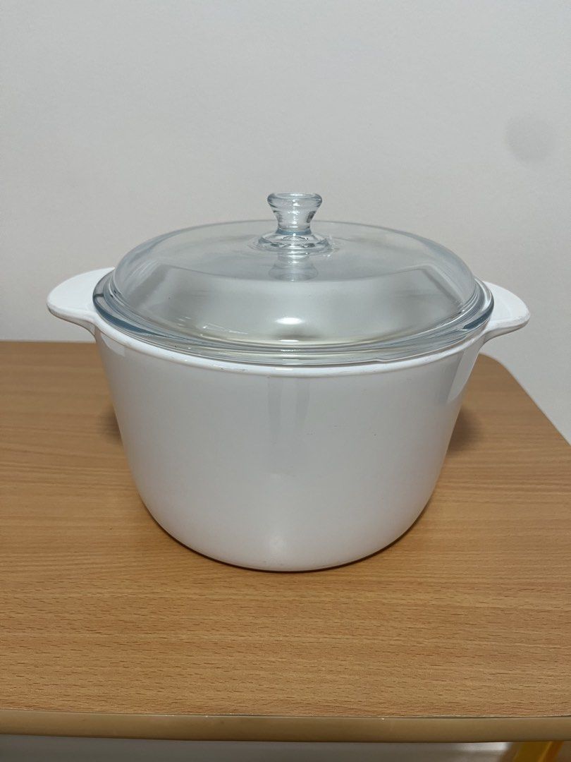 White Casserole Dish with Glass Lid