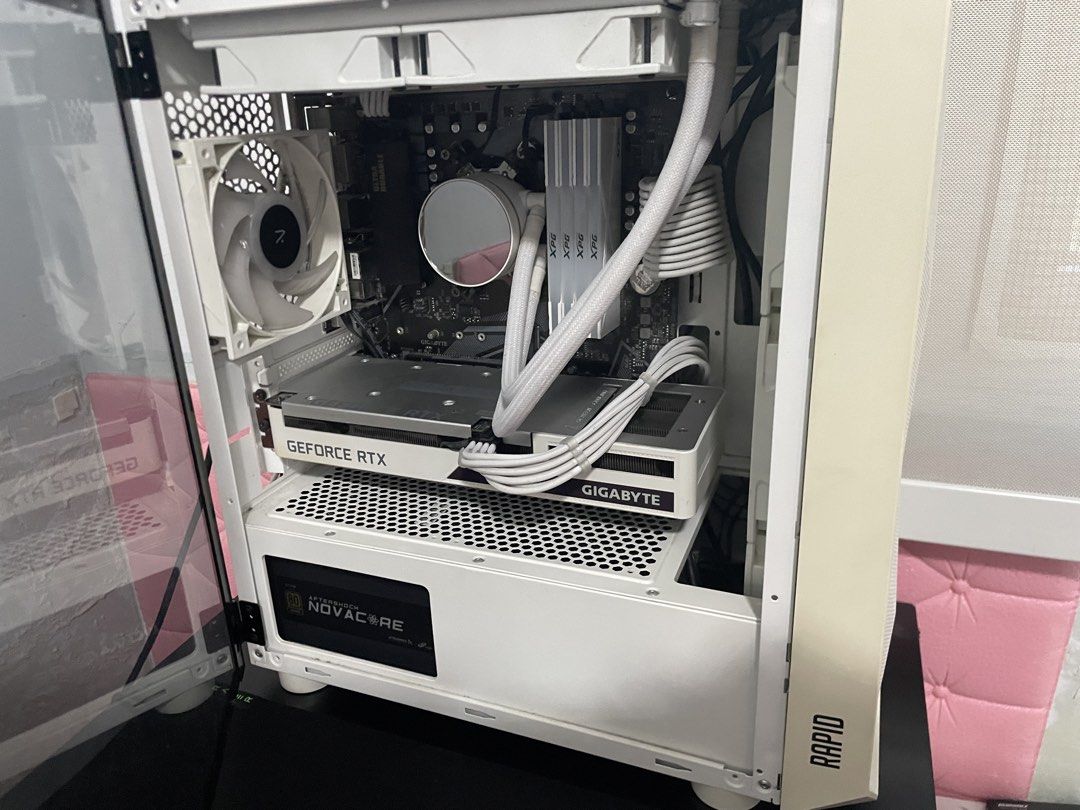 White Custom PC Build505689515397621761