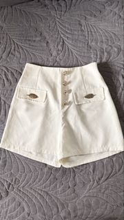 (Category: ) located in . Submitted by oopssallcloset (Listing ID 1448724376, Image 1). Description: .