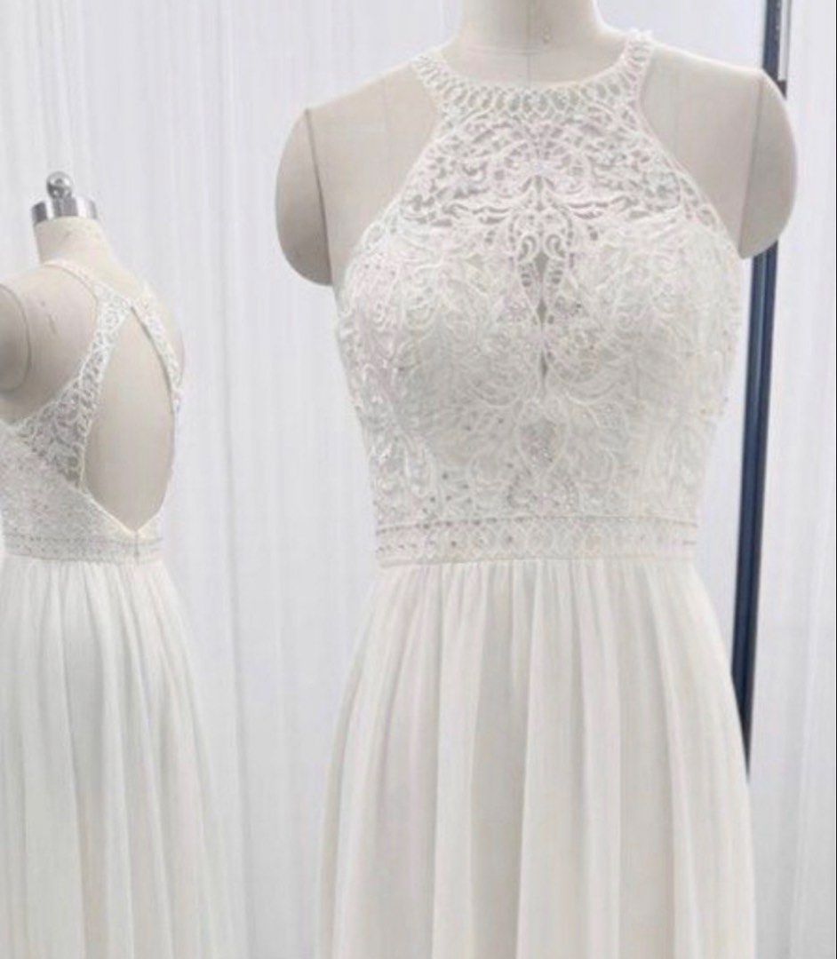 全新 - 雪紡釘珠 小禮服 / 海外婚攝用輕婚紗 halter neck white dress wedding gown （分類：連身裙）位於 Hong Kong。 由 hannah.lo 提交（商品編號 1448823620，圖片 3）。簡介： 全新 From Sample sale 輕盈雪紡 有兩層雪紡 上身有釘珠 - 裙長約150cm (如160 cm 身高穿著有小拖尾 . 身高175cm 大概及地） Size M 腰位軟尺量度估算26-28吋腰上下適用 未用/租過既全新sample 並且有尖沙咀裁縫推薦，如果買&有需要可以同時分享 送頭紗 會展面交- 可現場詳細檢查 可包順豐locker自取 有咩想知歡迎PM。