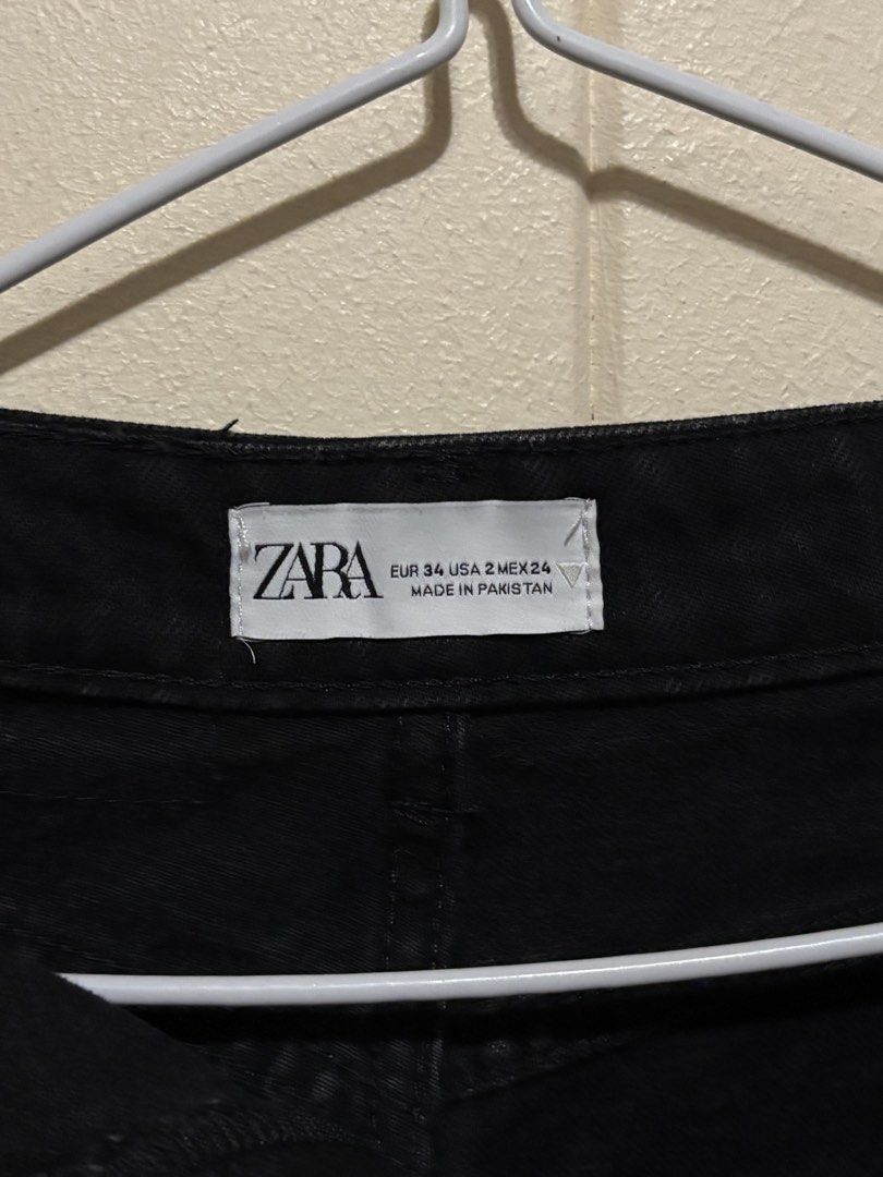 ZARA Black Button Fly Straight Leg Jeans (Category: Jeans) located in Las Pinas. Submitted by tidyspaces (Listing ID 1448840030, Image 2). Description: Black Zara Jeans Button up Never worn before, was just a gift Rfs: doesn’t fit me Size XS 24 highwaist.
