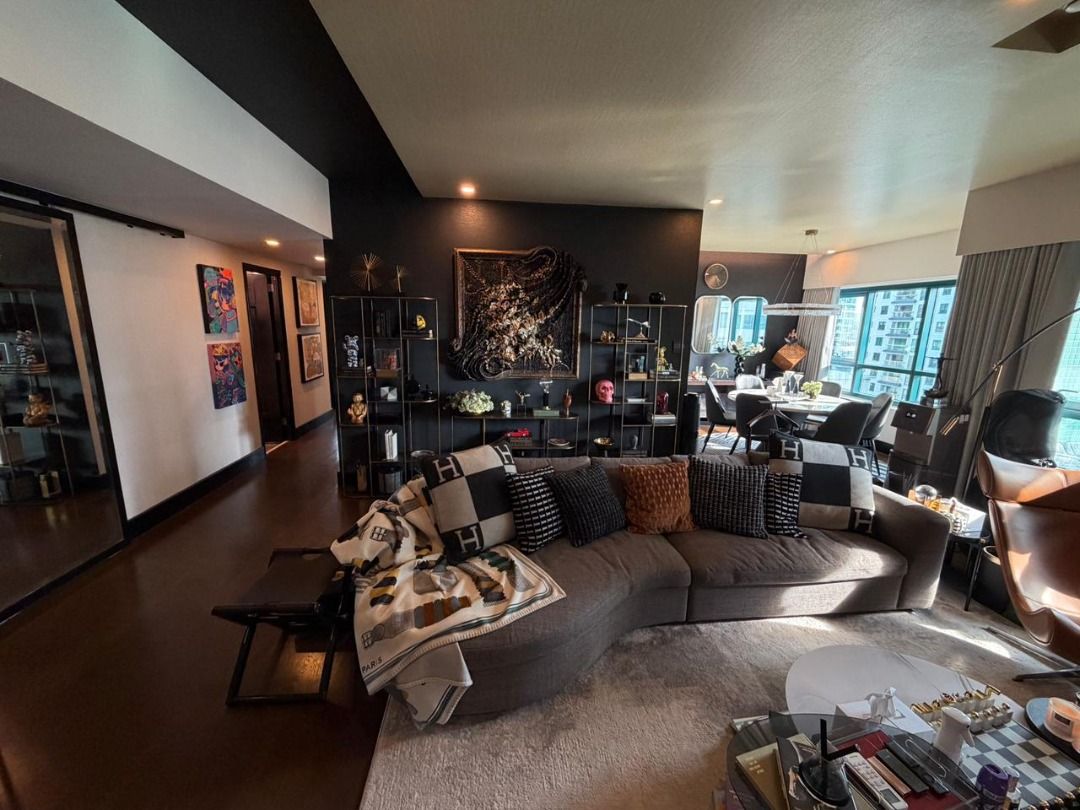 3BR Unit For Sale - Edades Tower (Category: Apartments & Condos) located in Makati City. Submitted by vsg.realestate (Listing ID 1448995255, Image 2). Description: 🔆 3BR Unit For Sale - Edades Tower 📌Property Details 9th Floor 3BR 2TB 133 sqm Fully Furnished 3 Parking Slots 📌Features Facing Rockwell ✨ Corner unit Interior designed Living room balcony Maid's Room with T&B Orientation: West and South (unit) | East (main door) 📌Amenities 24 hour