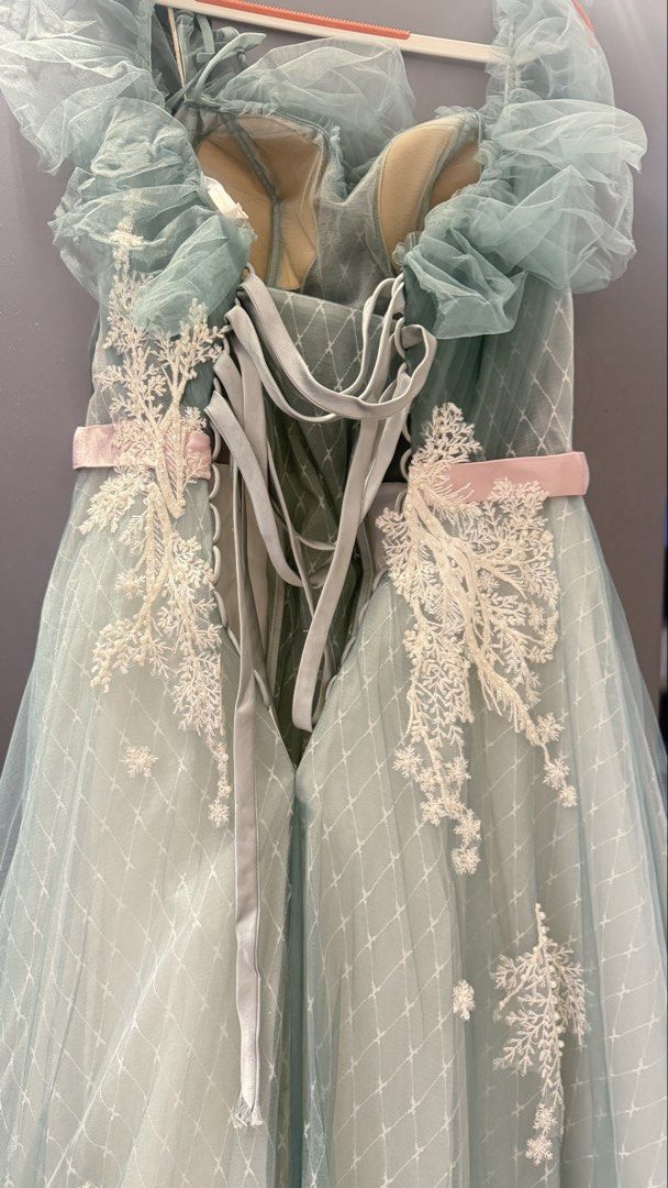 晚裝 annual dinner dress （分類：晚裝）位於 Hong Kong。 由 gracefulfairy 提交（商品編號 1448983635，圖片 3）。簡介： 中碼身型合適 長沙灣交收。