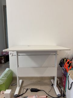 （分類：）位於 。 由 assilemoet 提交（商品編號 1448980372，圖片 1）。簡介： 。
