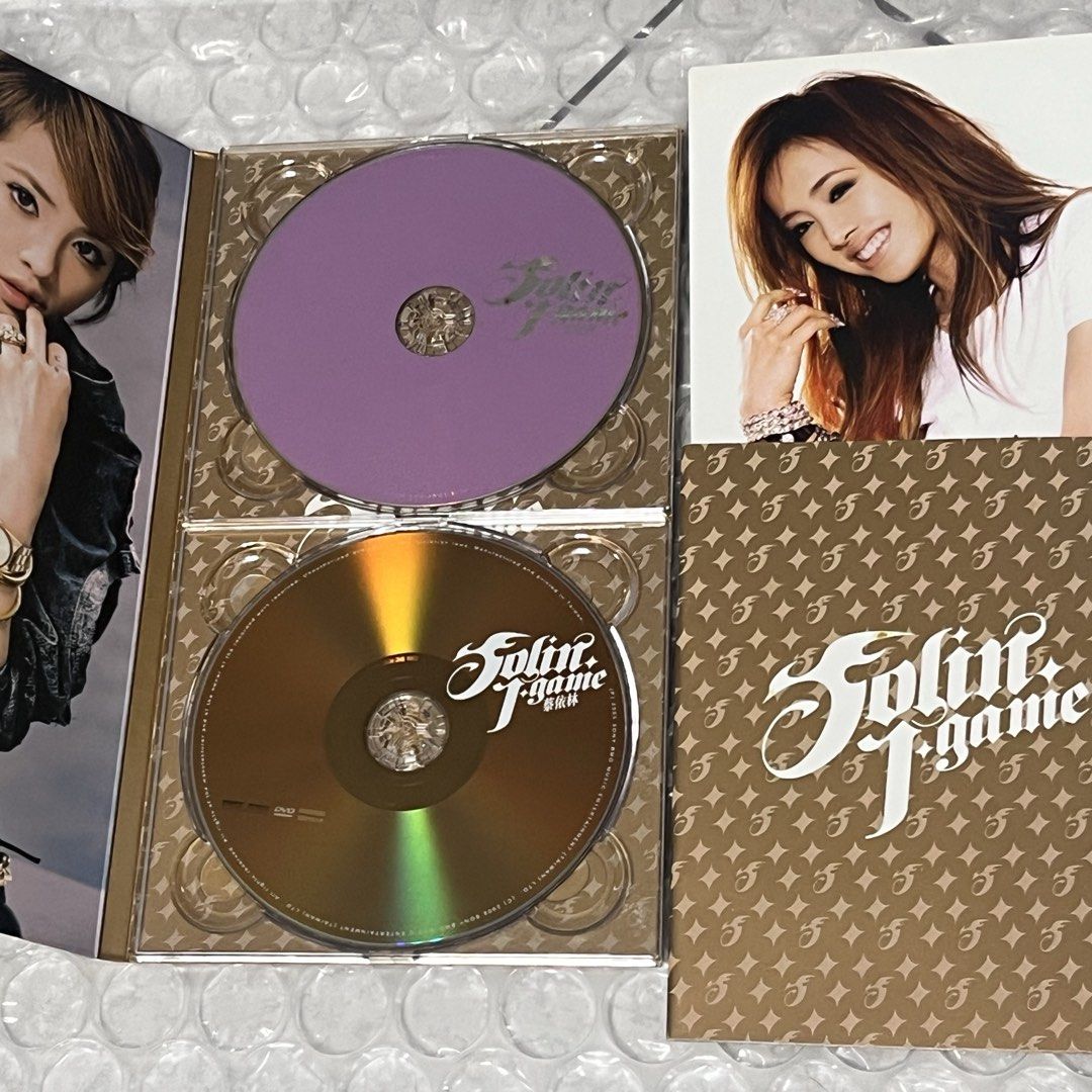 蔡依林Jolin J-Game 冠軍慶功版CD+DVD+24頁MV造型百變寫真書, 書籍