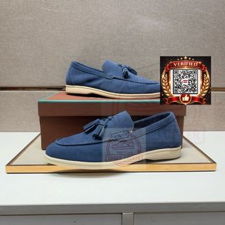 (Category: ) located in . Submitted by shoes.locker (Listing ID 1449077744, Image 1). Description: .