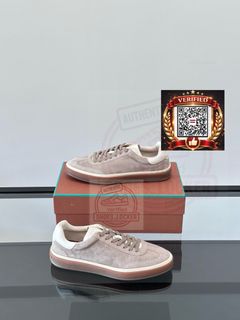 (Category: ) located in . Submitted by shoes.locker (Listing ID 1448958617, Image 1). Description: .