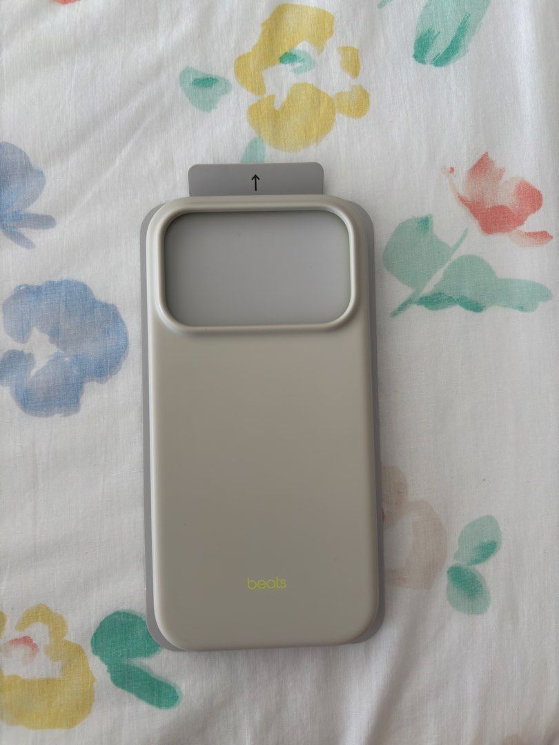 Accessories Beats iPhone 17 Pro Case with MagSafe and Camera Control — Lime Stone (Category: Cases & Sleeves) located in Manila. Submitted by katrine_gervacio (Listing ID 1448975515, Image 2). Description: .