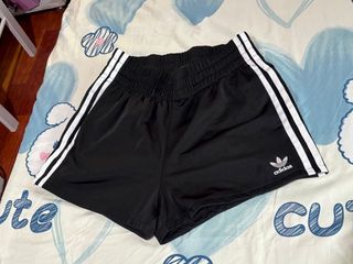 (Category: ) located in . Submitted by cathsclothing (Listing ID 1424597372, Image 1). Description: .