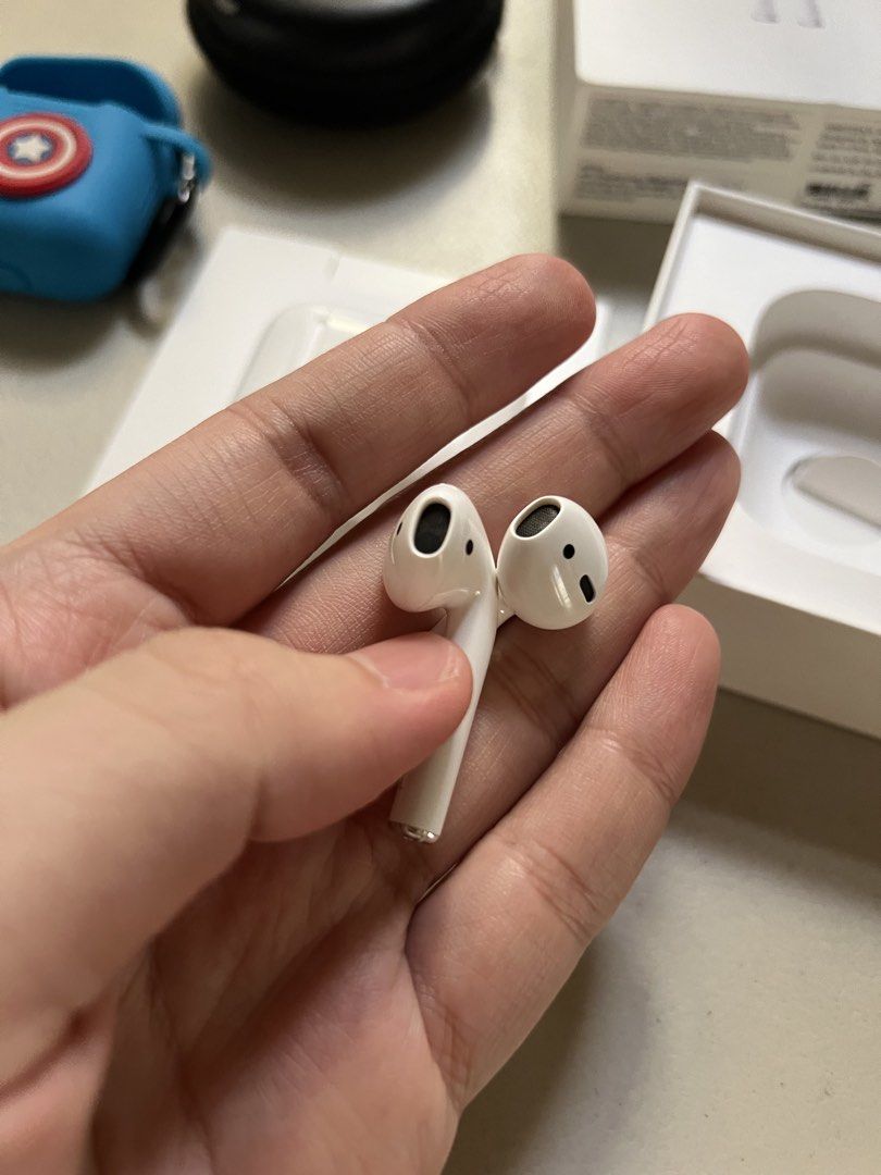 AirPods 1st Gen with box. Not Working anymore (Category: Earphones) located in Quezon City. Submitted by bagclosets (Listing ID 1448916016, Image 3). Description: AirPods 1st Gen with box. Not Working anymore - Guaranteed authentic. You can check the serial number - selling my seldom used AirPods which I’m not sure why doesn’t connect to my Bluetooth anymore - Makinis no damages with Box.