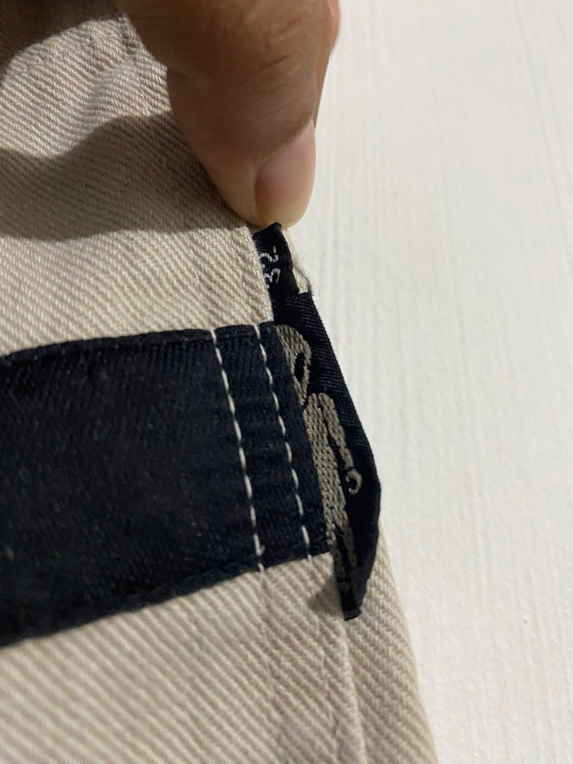 ALIEN WORKSHOP (Category: Jeans) located in Victorias. Submitted by ukayngae (Listing ID 1449068929, Image 3). Description: GRAIL VINTAGE ALIEN WORKSHOP WAIST 33-34 LENGHT 47 THIGH 14.5 HEM 10.