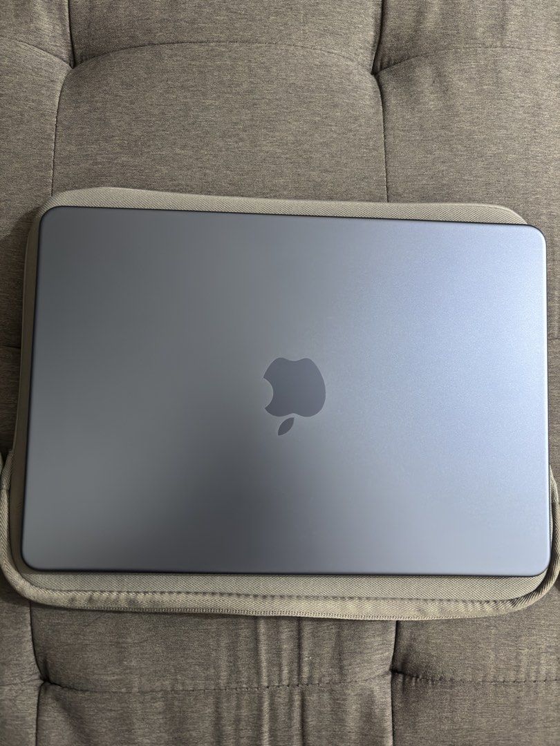 Apple MacBook Neo (A18 Pro) Indigo 512GB (Category: Laptops & Notebooks) located in Manila. Submitted by renceeee (Listing ID 1448903266, Image 1). Description: MacBook Neo (A18 Pro) 512 GB - Color: Indigo - 512GB SSD storage with 8GB of memory - Apple A18 Pro Chip - Touch ID sensor - 13.0-inch Liquid Retina display (2408×1506 native resolution) - High-quality 1080p HD camera, dual side-firing speakers with Spatial Audio, Wi-Fi 6E, and Bluetooth 