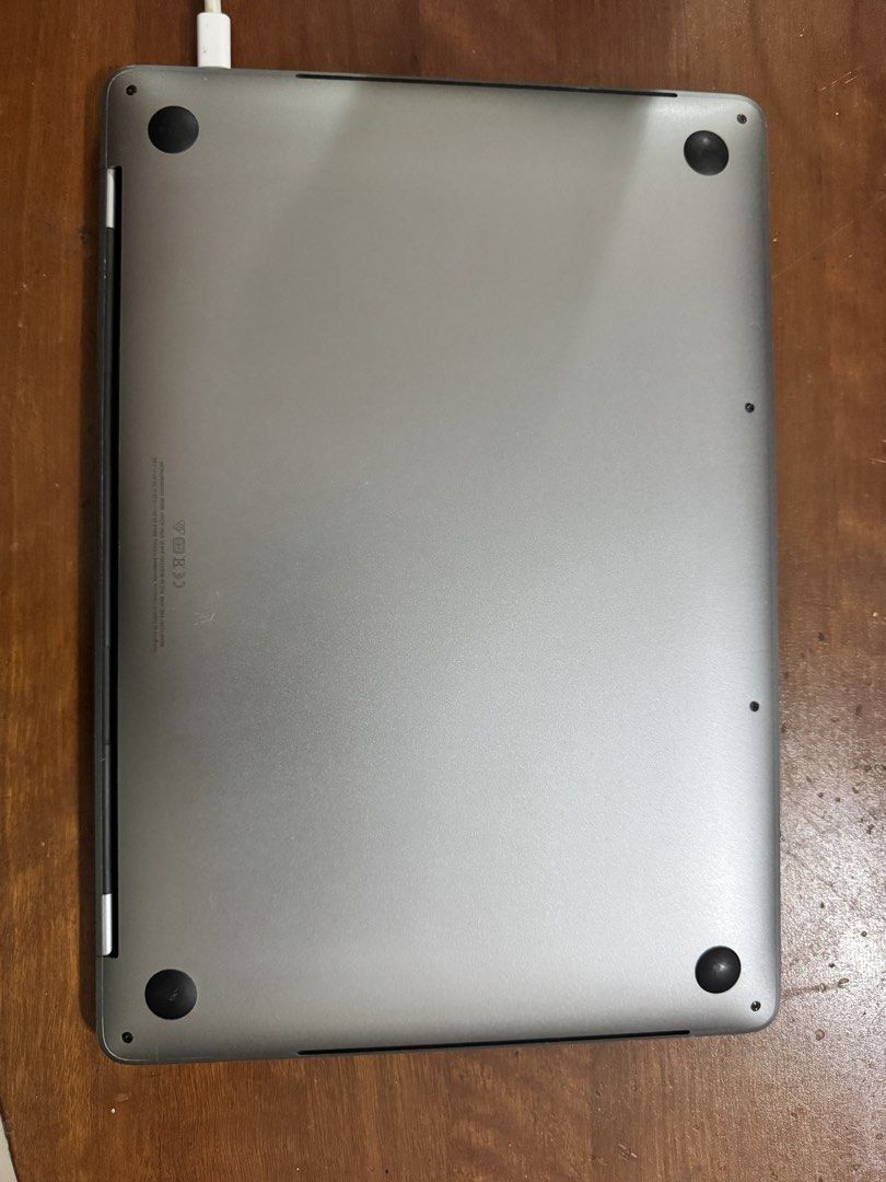 Apple MacBook Pro Silver Laptop506585646451271681