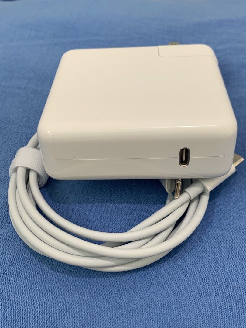 Apple MacBook Type C 96W retina Charger (Category: Chargers & Cables) located in San Juan City. Submitted by ph_gadgets_hub (Listing ID 1448895750, Image 2). Description: Apple MacBook Air / MacBook Pro charger. The 96W USB-C Power MacBook Adapter efficient charging at home, in the office, or on the go. It’s compatible MacBook Charger. SALE‼️ ₱2,000 96W USB-C Power MacBook Adapter with Type C to Type C Cable (2m) Macbook Charger Brand new ₱1,600 