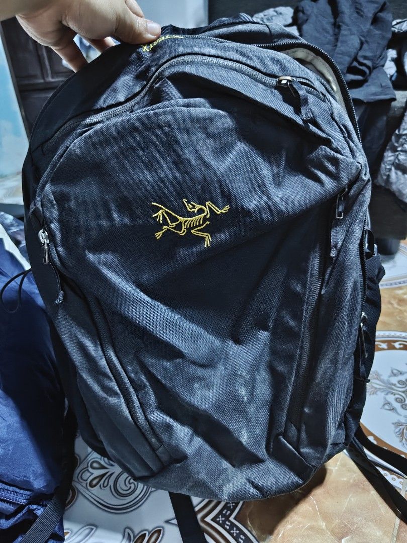 Arc'teryx Backpack Black (Category: Backpacks) located in Manila. Submitted by mysticocean-5bcd (Listing ID 1448916705, Image 2). Description: - Black Arc'teryx backpack - Features iconic logo on the front - Wide-opening main compartment with ample space - Zippers are in good working condition - Adjustable straps for a comfortable fit - Ideal for everyday use or short travel.