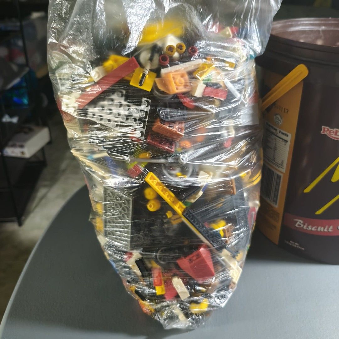 Assorted "Lego like" Bricks Bundle - Great for Building (Category: Lego & Building Sets) located in Valenzuela. Submitted by brightsky7 (Listing ID 1449042880, Image 3). Description: Sobrang dami na nyan para sa 499, pm for more info LEGO LIKE PO, NOT LEGO BRAND PERO SA TRINOMA & SM DEPARTMENT STORE GALING LAHAT 😄 - Assorted - Endless building possibilities for kids and adults. - Provides hours of creative fun. - Goods for kids.